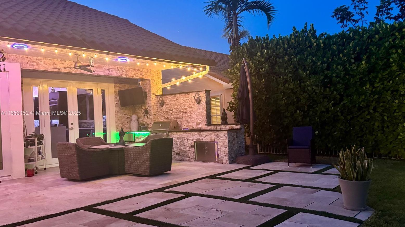 Exterior, Outdoor Kitchen