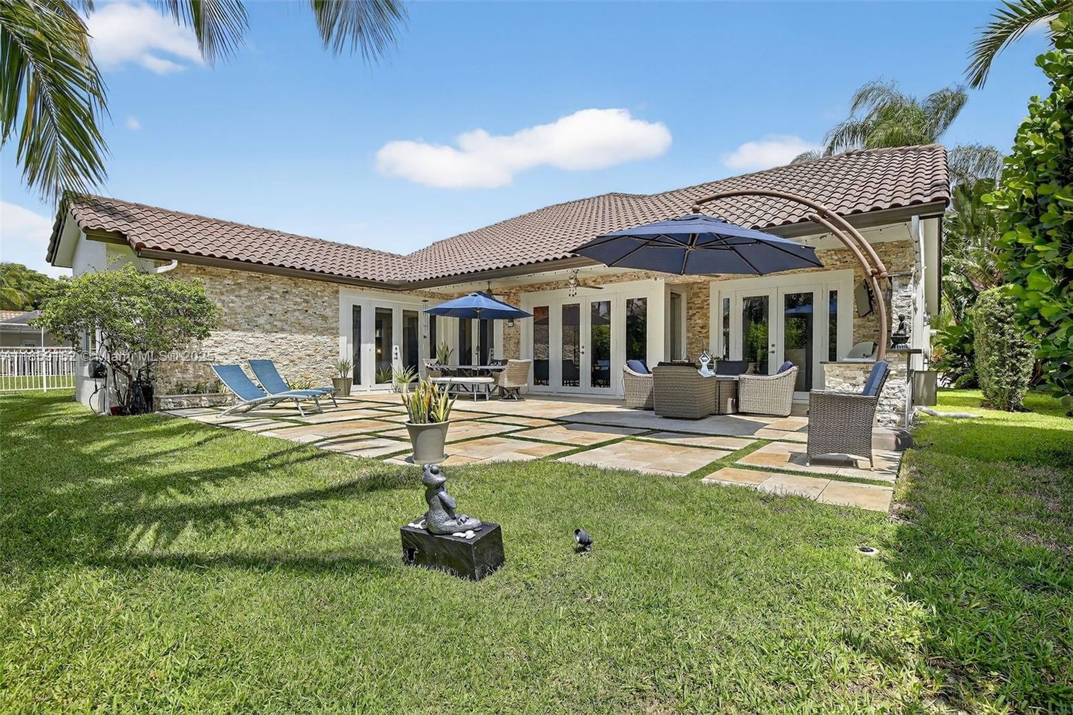 Backyard, Exterior