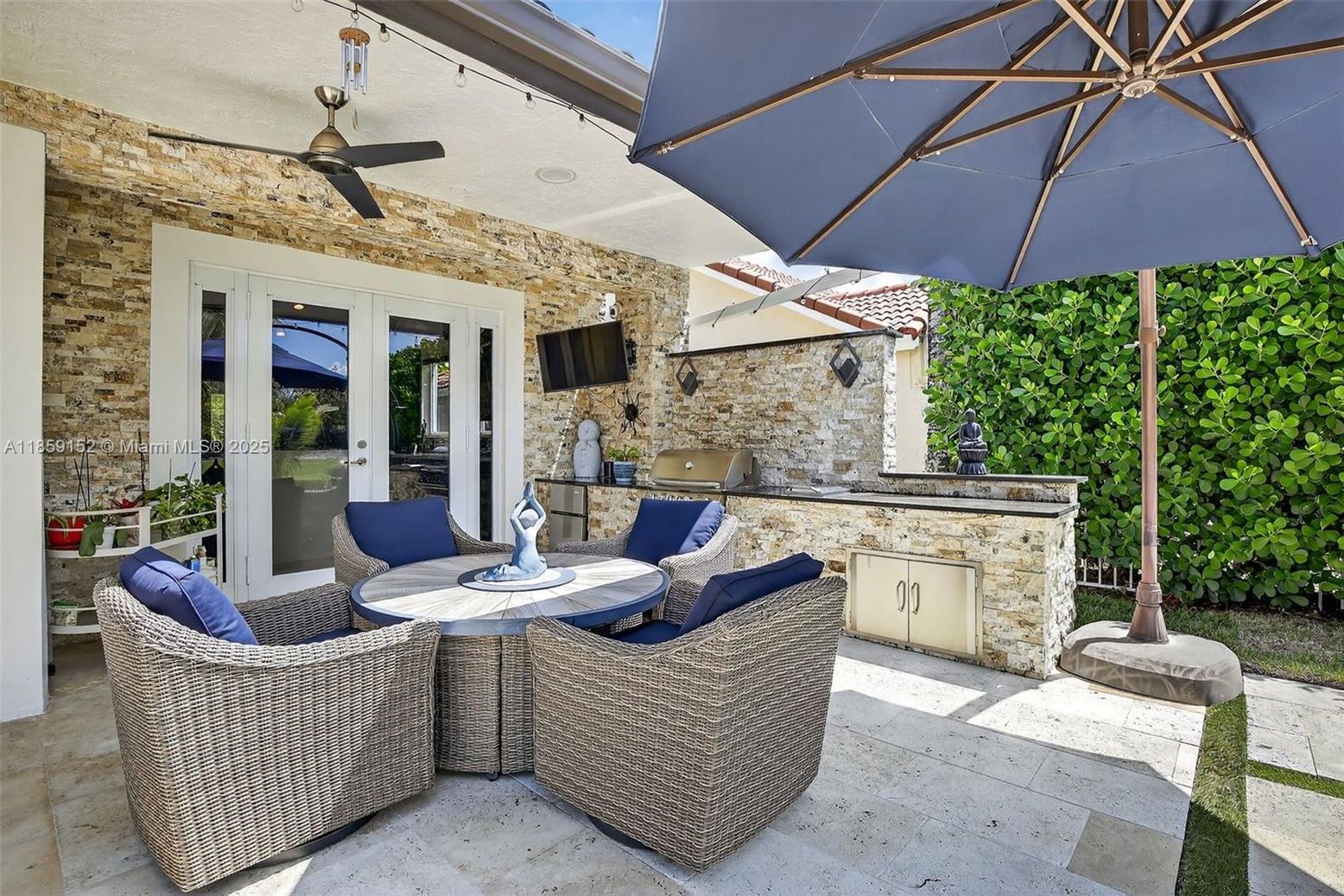 Exterior, Outdoor Kitchen