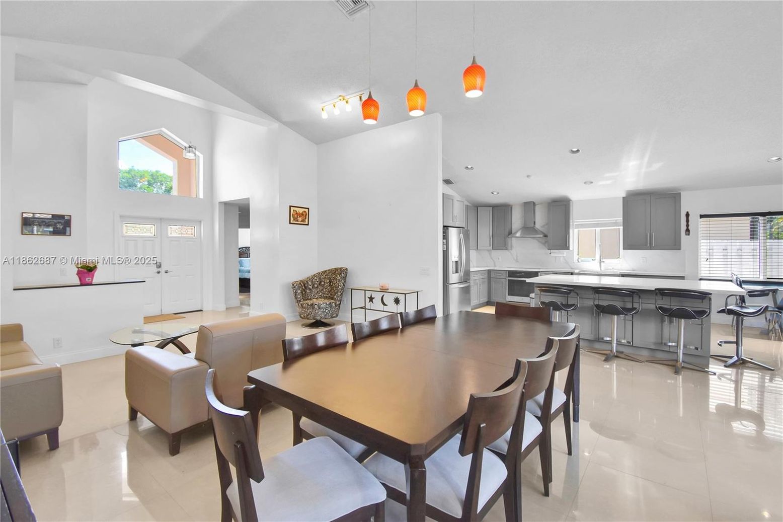 Dining room, Interior, Kitchen, Recessed Lighting, Stainless Steel Appliances