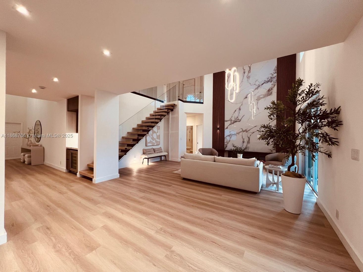 Interior, Living room, Recessed Lighting, Wood Texture Flooring