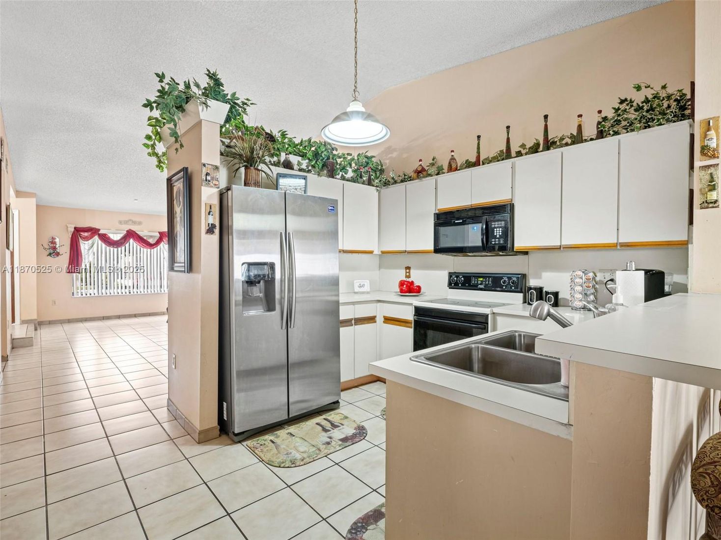 Interior, Kitchen, Pendant Lights, Stainless Steel Appliances