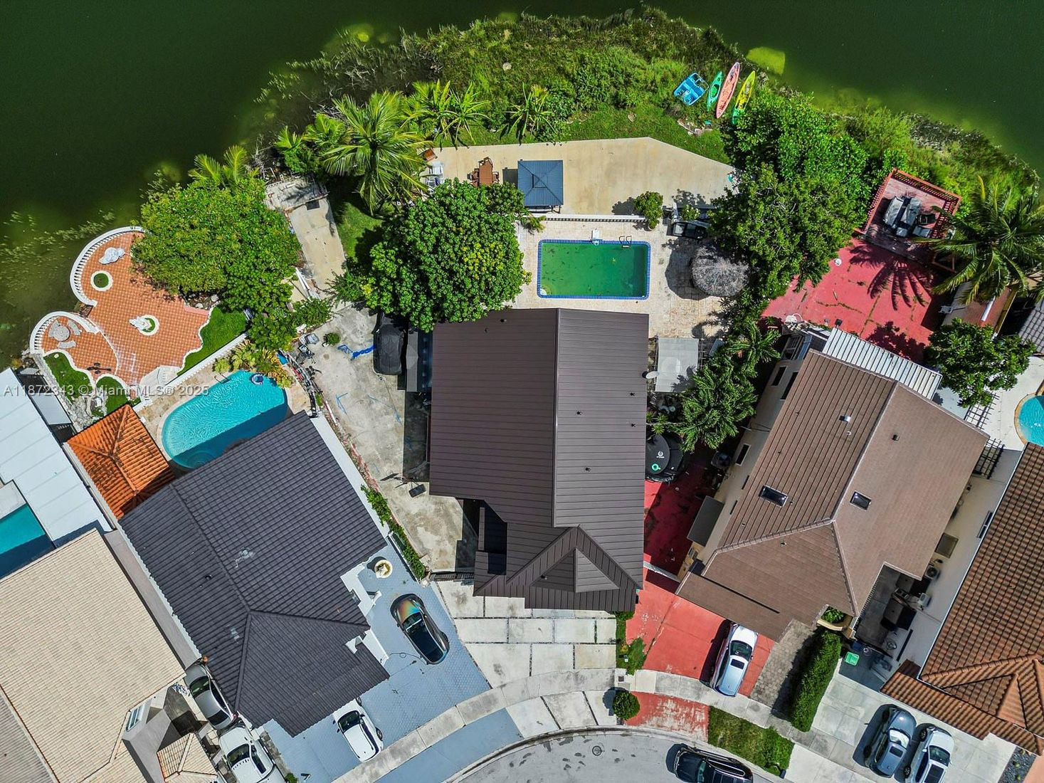 Exterior, Drone
