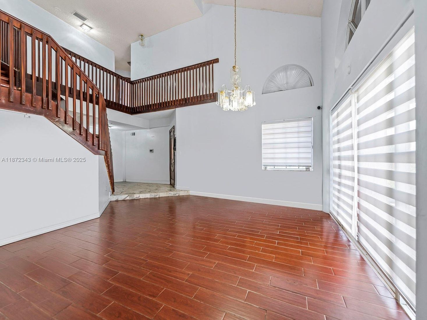 Interior, Pendant Lights, Wood Texture Flooring
