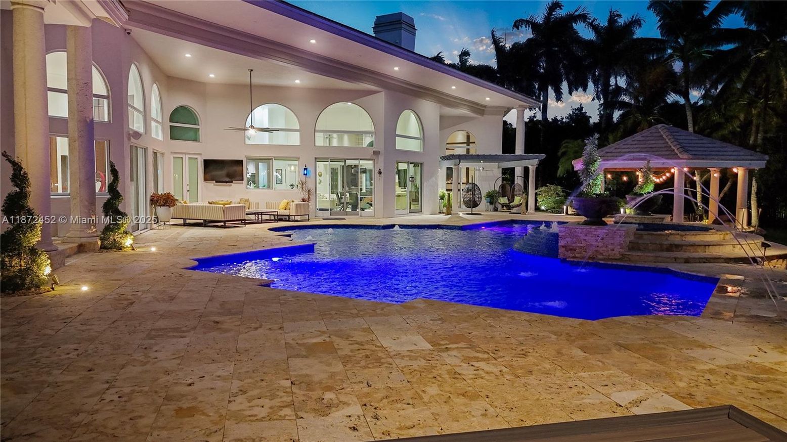Exterior, Pool