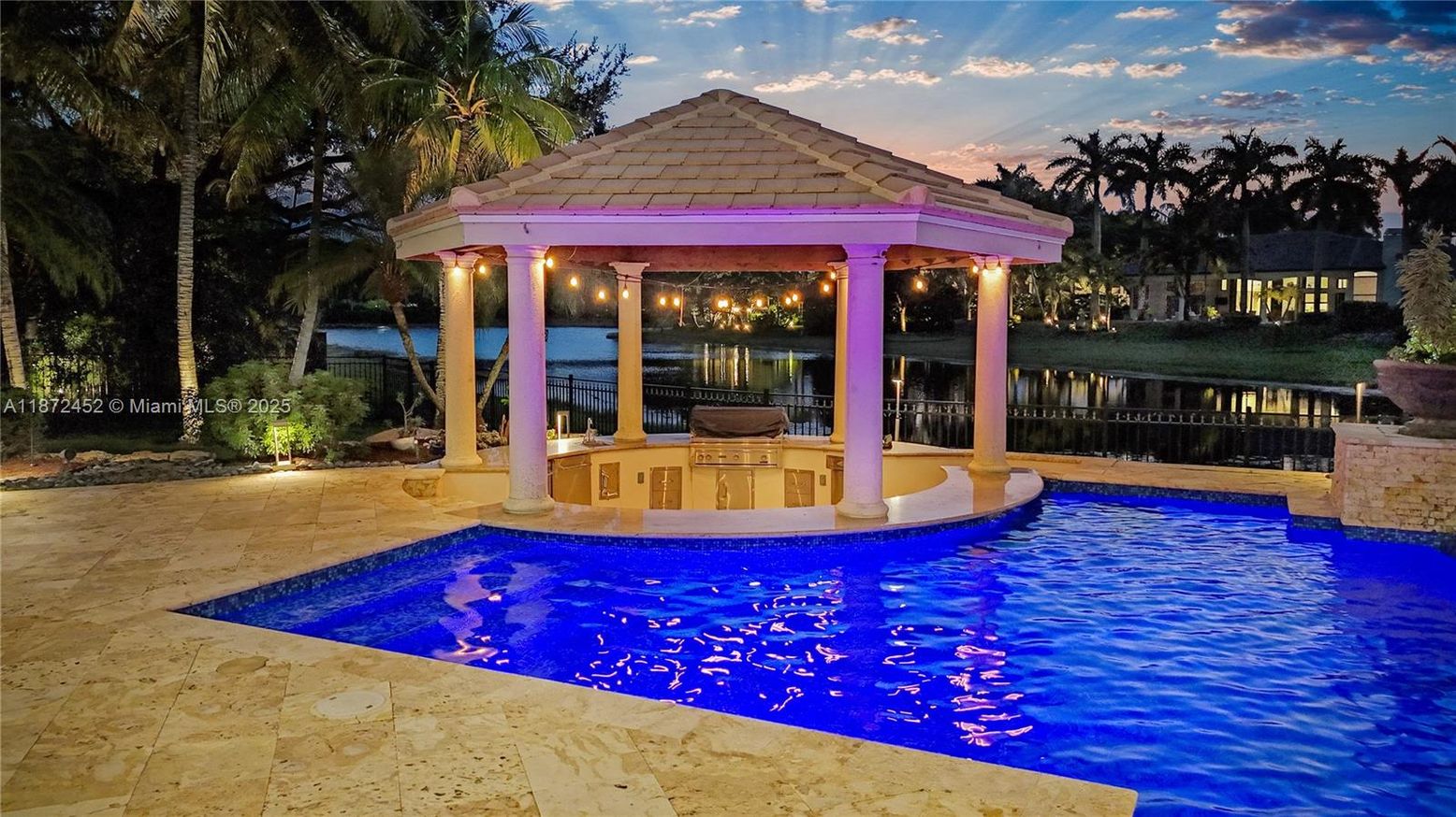 Exterior, Pool