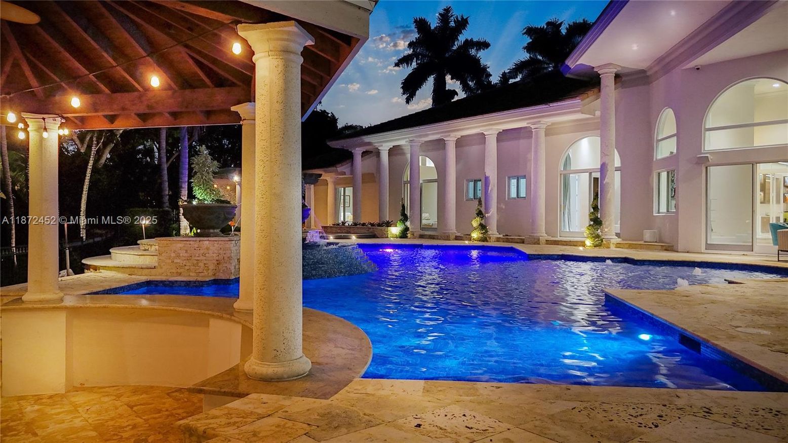 Exterior, Pool