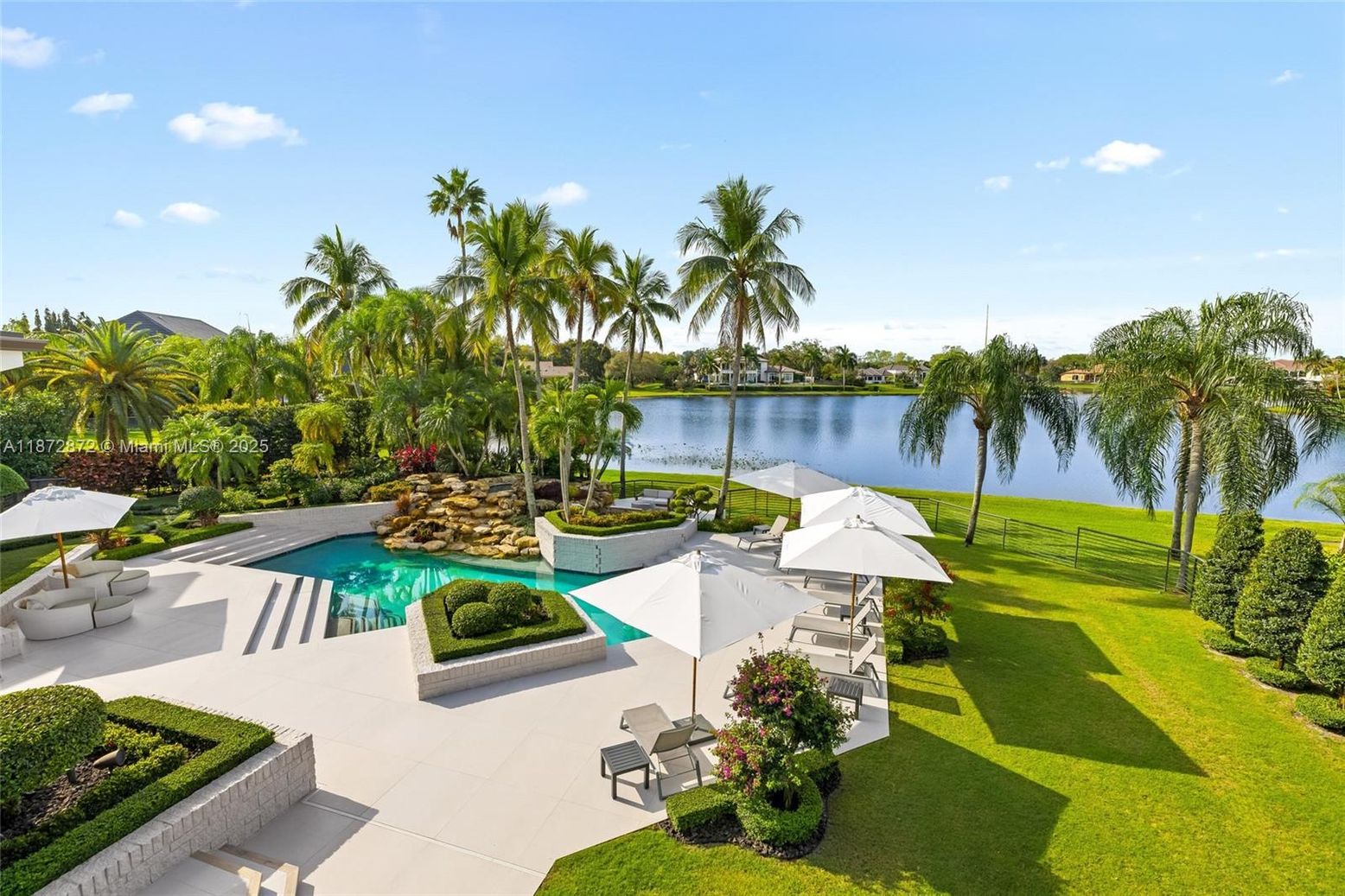 Exterior, Pool, Water