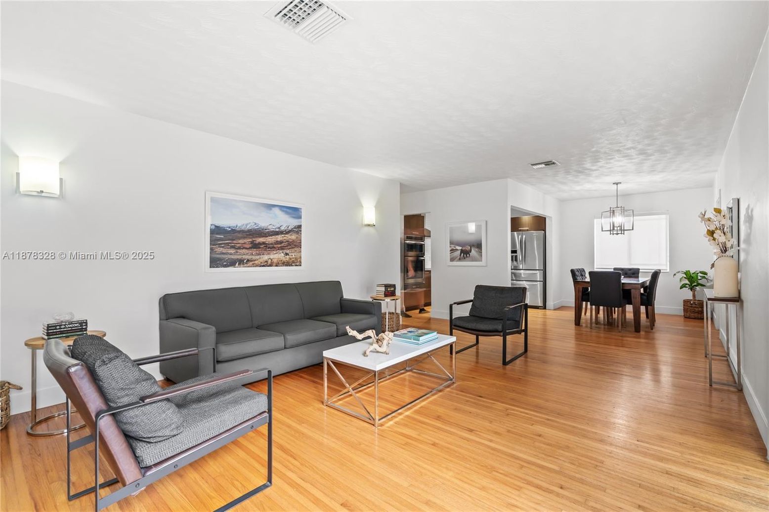 Chandelier, Dining room, Interior, Living room, Wood Texture Flooring