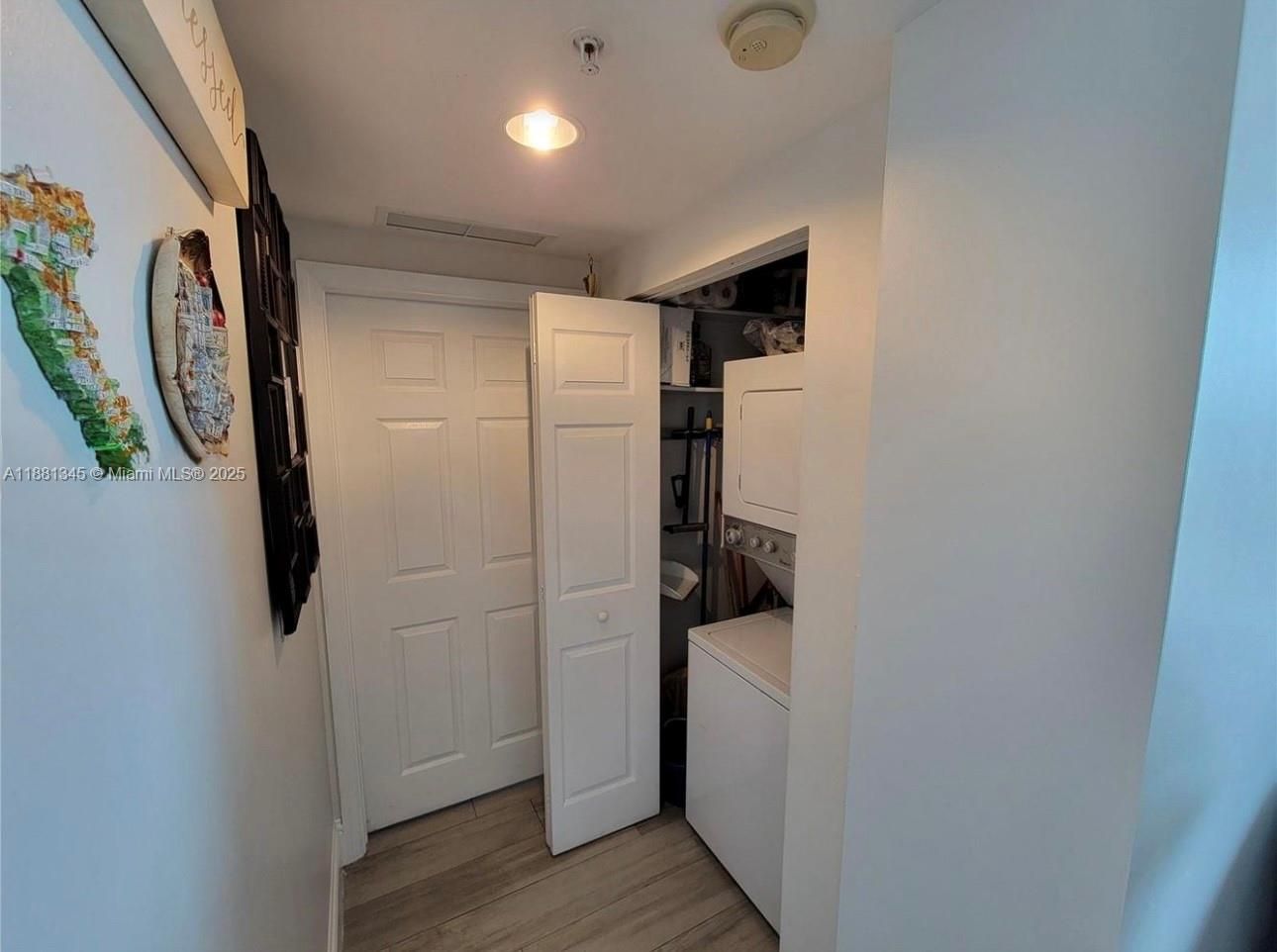 Interior, Recessed Lighting, Utility Closets, Washer, Wood Texture Flooring