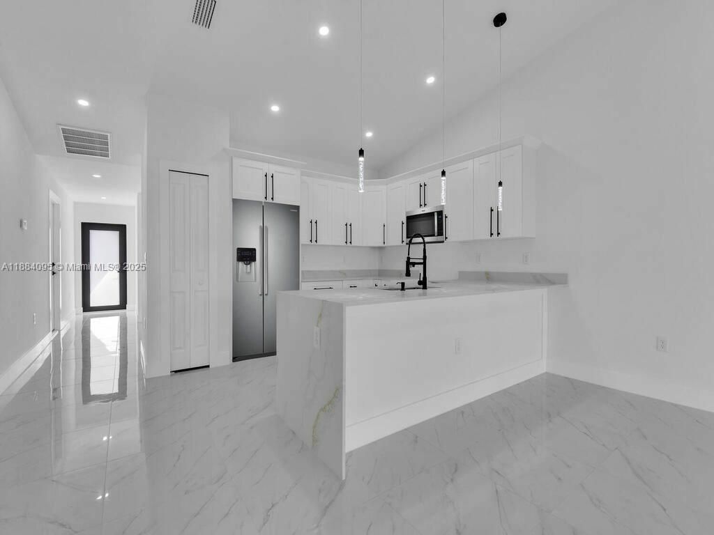 Interior, Kitchen, Marble, Pendant Lights, Recessed Lighting