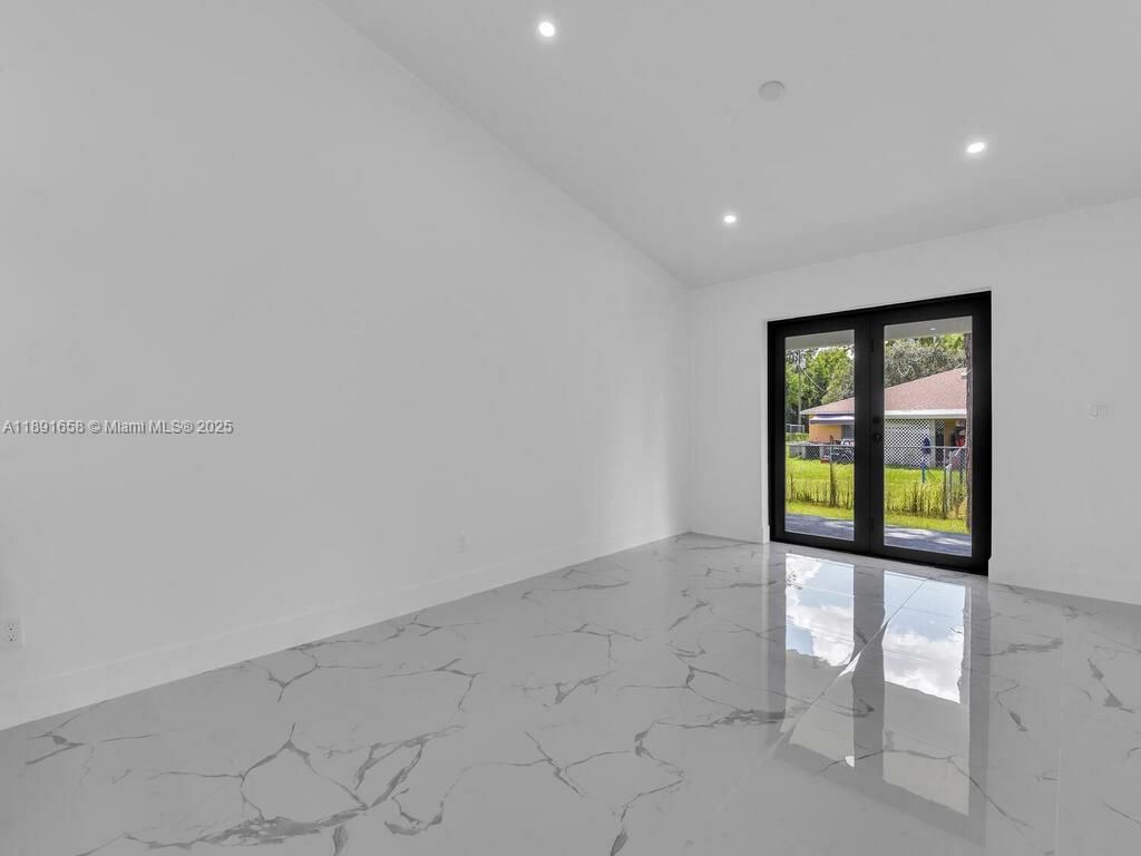 Empty room, Interior, Marble, Recessed Lighting