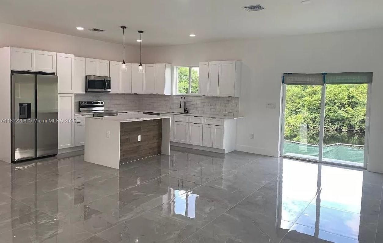 Interior, Kitchen, Pendant Lights, Recessed Lighting, Stainless Steel Appliances