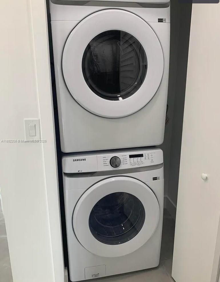 Interior, Utility Closets, Washer