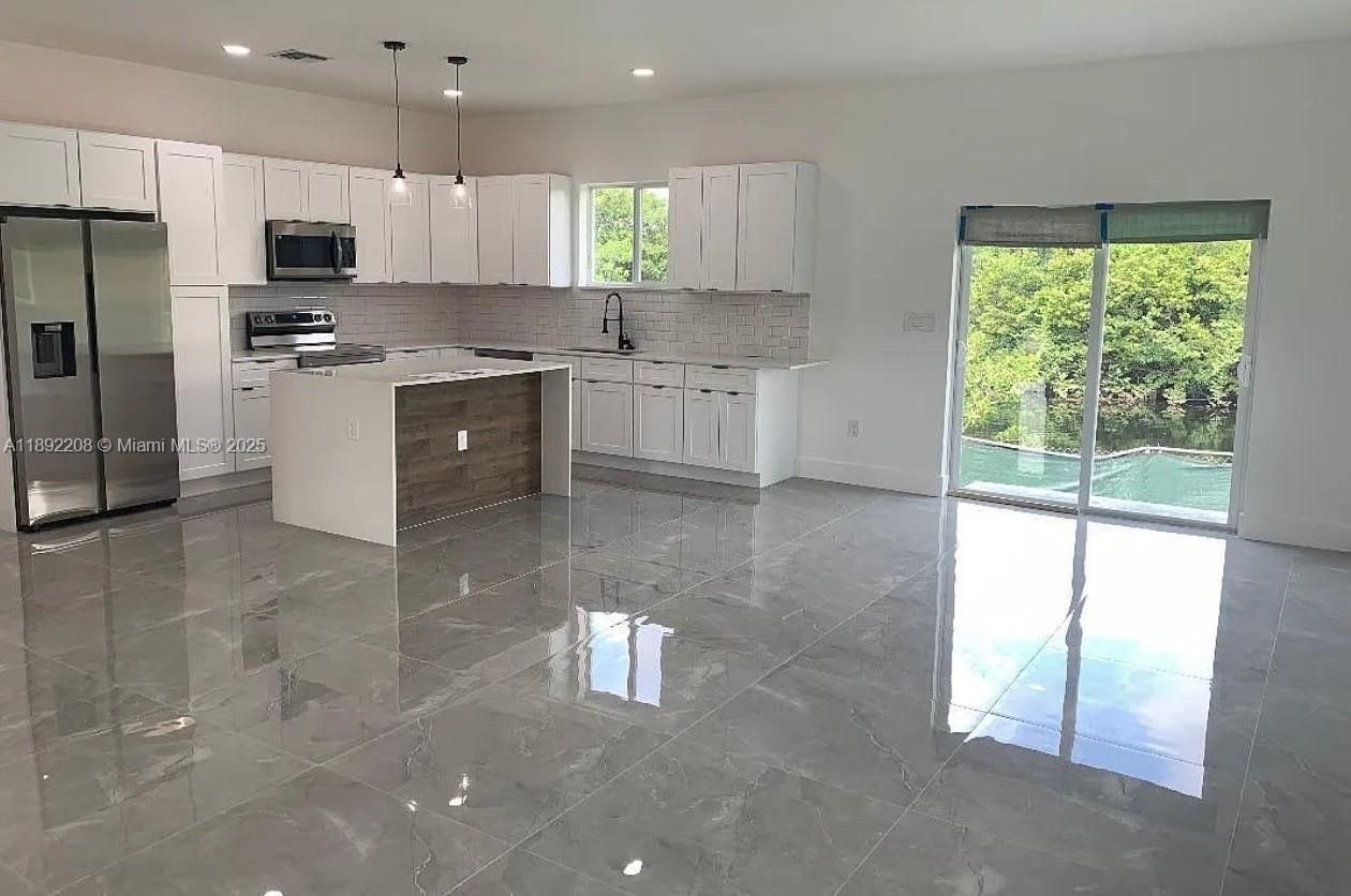 Interior, Kitchen, Pendant Lights, Recessed Lighting, Stainless Steel Appliances