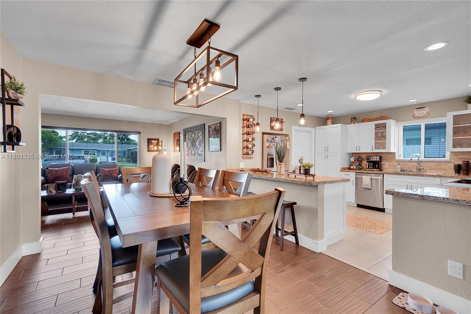 Dining room, Interior, Kitchen, Pendant Lights, Recessed Lighting, Wood Texture Flooring