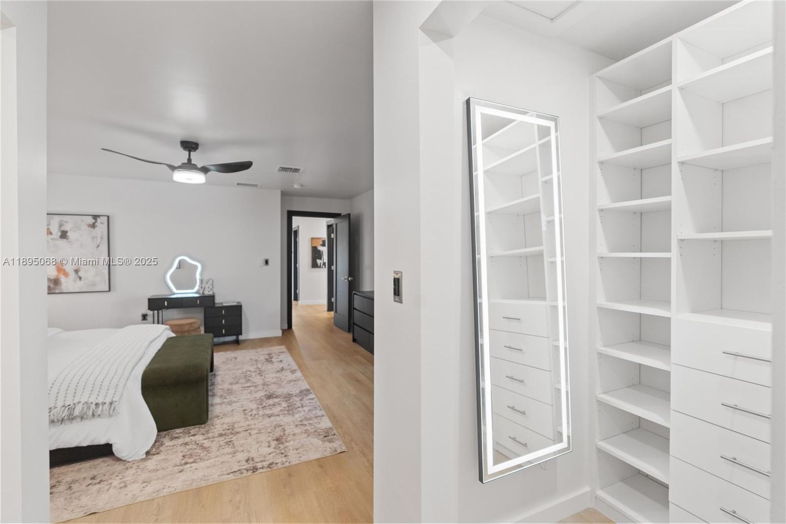 Interior, Walk-in Closets, Wood Texture Flooring