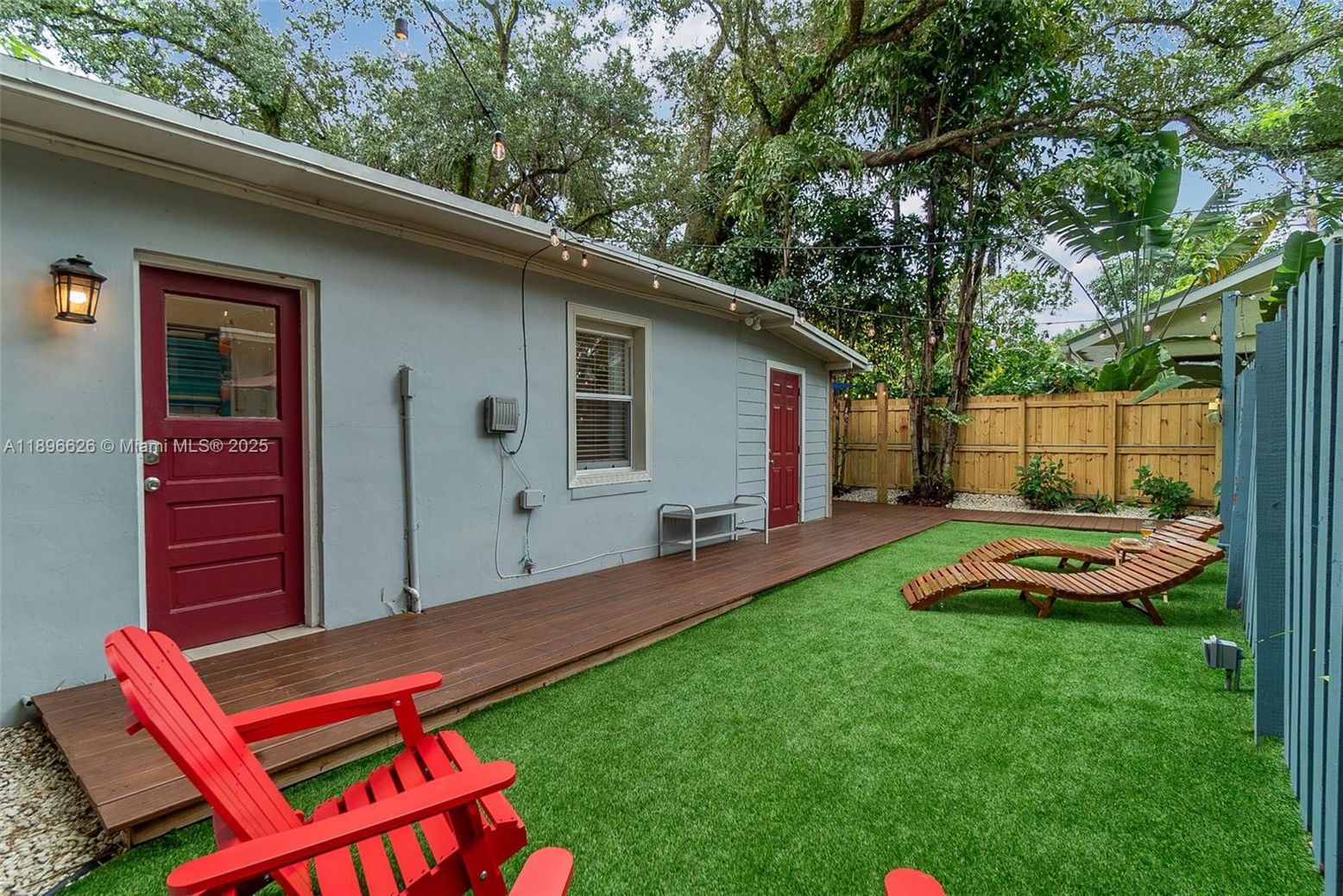 Backyard, Exterior