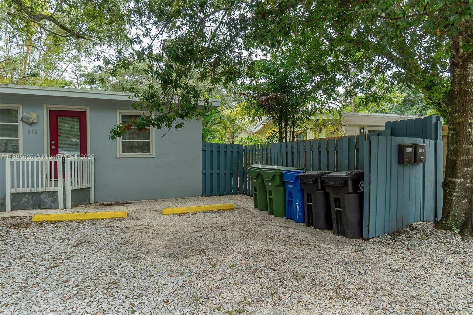 Backyard, Exterior