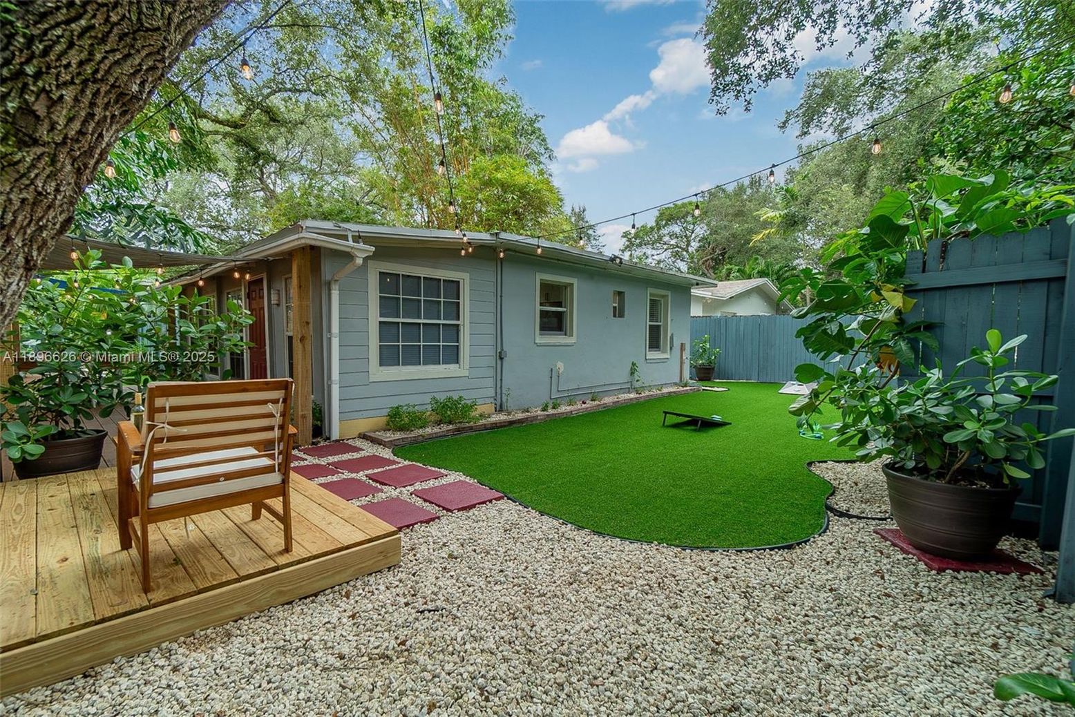 Backyard, Exterior