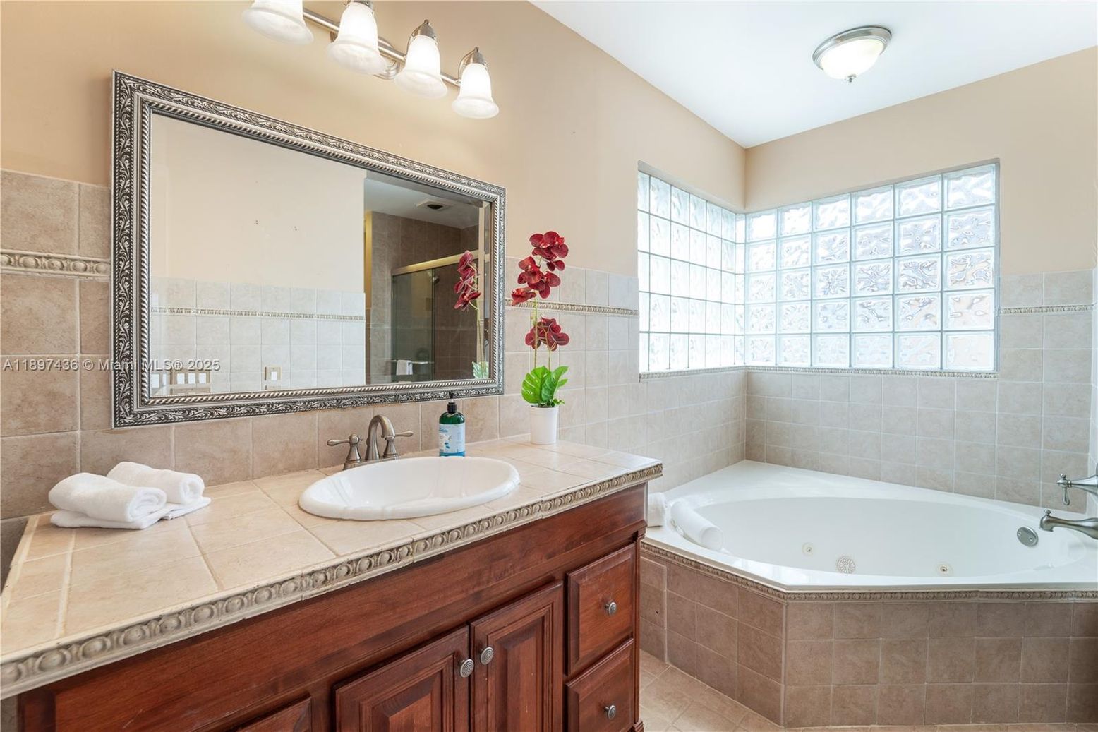 Bathroom, Interior, Tile Countertops