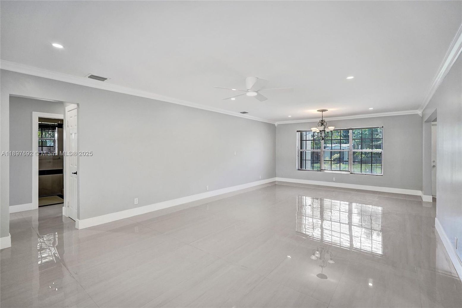Chandelier, Empty room, Interior, Recessed Lighting