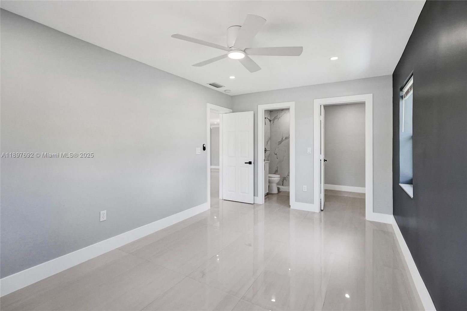 Bathroom, Empty room, Interior, Recessed Lighting