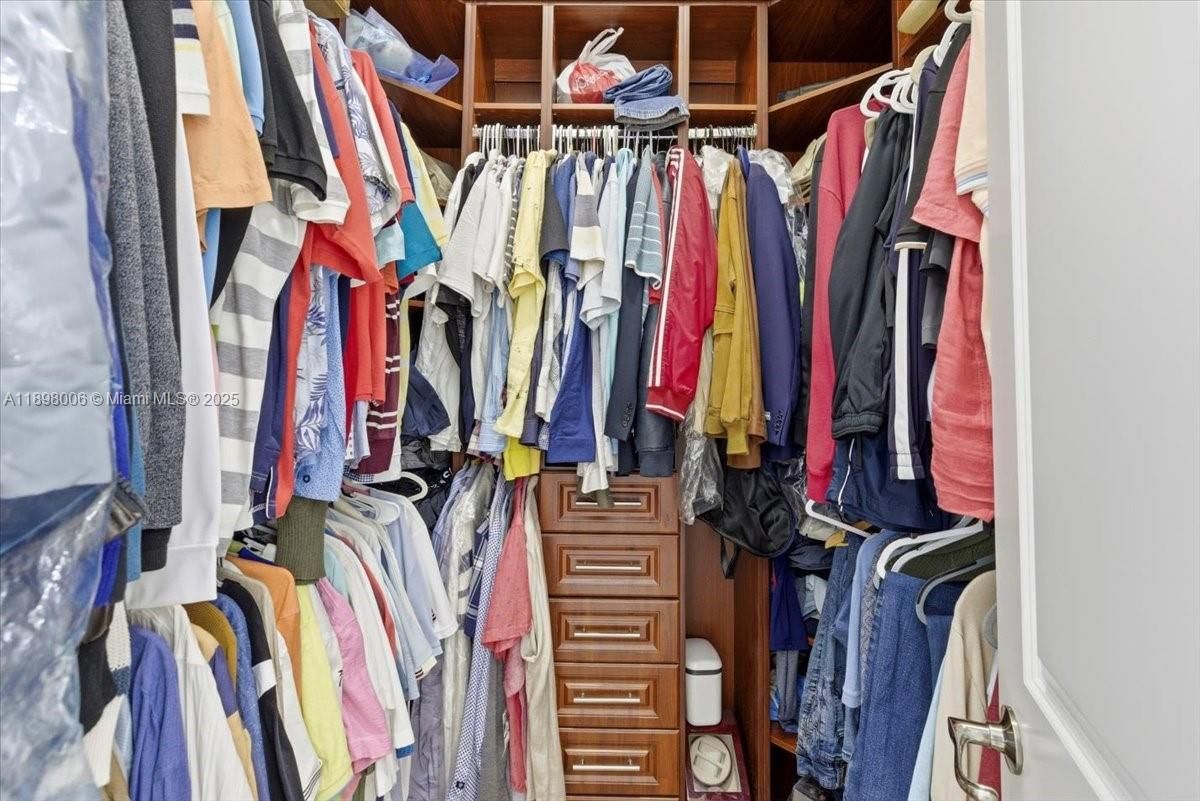 Interior, Walk-in Closets