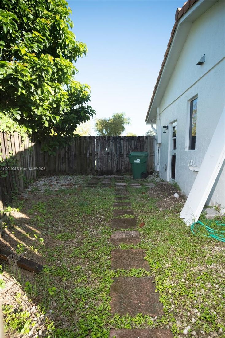 Backyard, Exterior