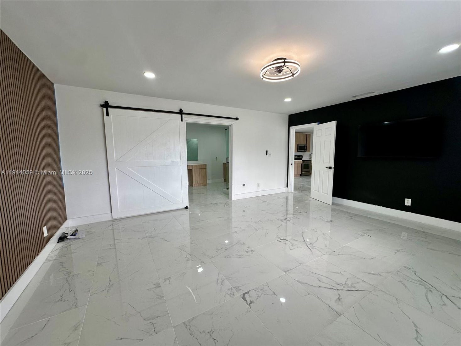 Empty room, Interior, Marble, Recessed Lighting