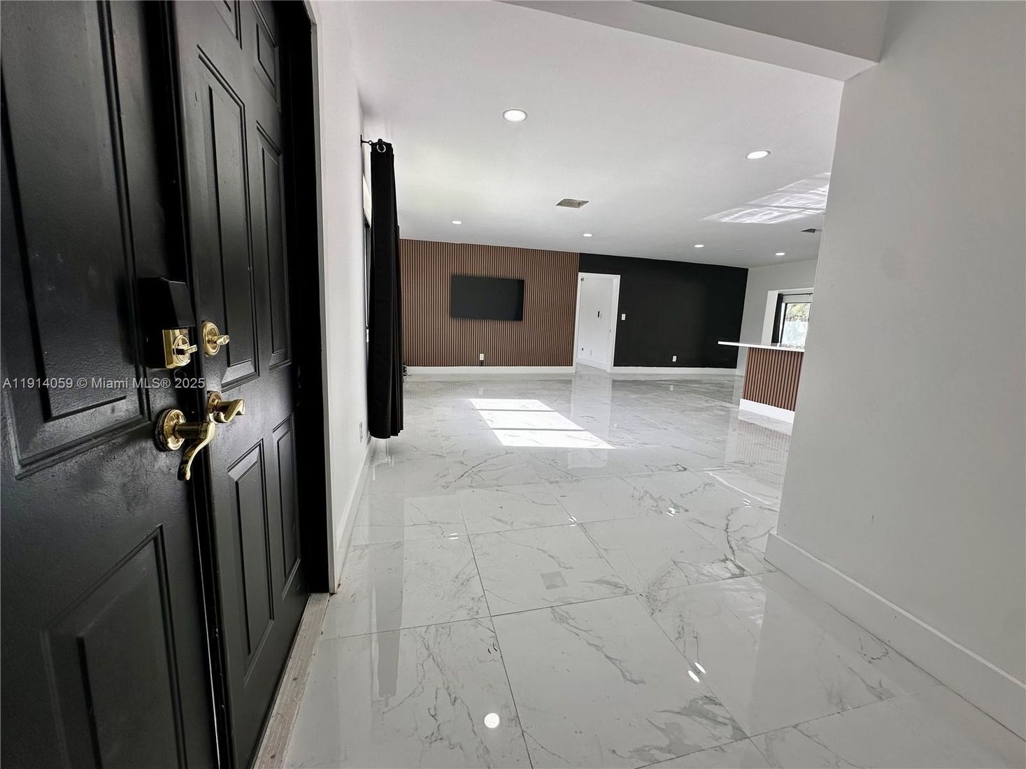 Empty room, Interior, Marble, Recessed Lighting
