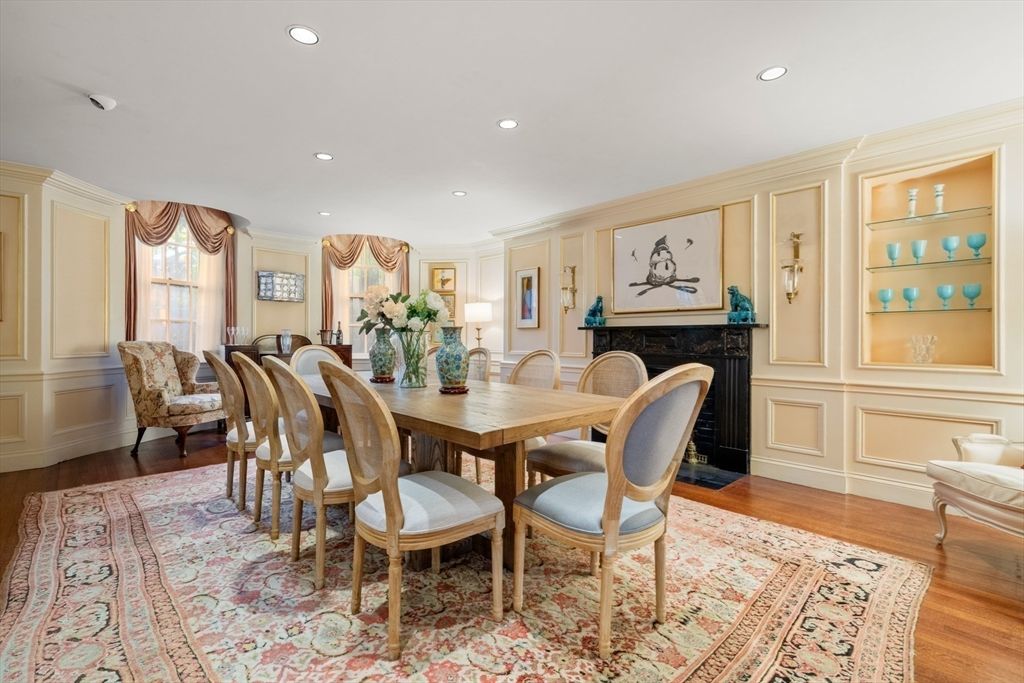 Dining room, Fireplace, Interior, Recessed Lighting, Wood Texture Flooring
