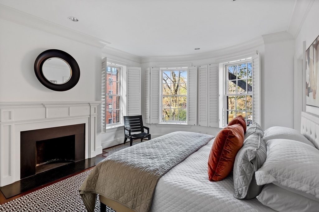 Bedroom, Fireplace, Interior, Recessed Lighting, Wood Texture Flooring