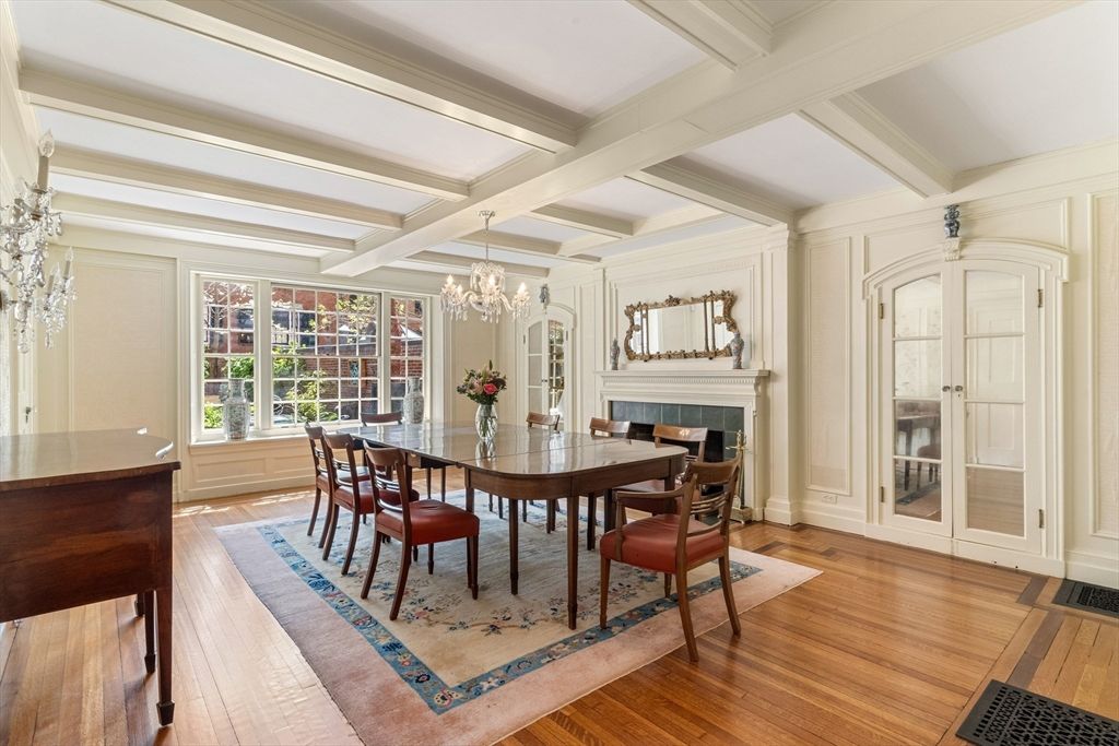 Chandelier, Dining room, Fireplace, Interior, Wood Texture Flooring