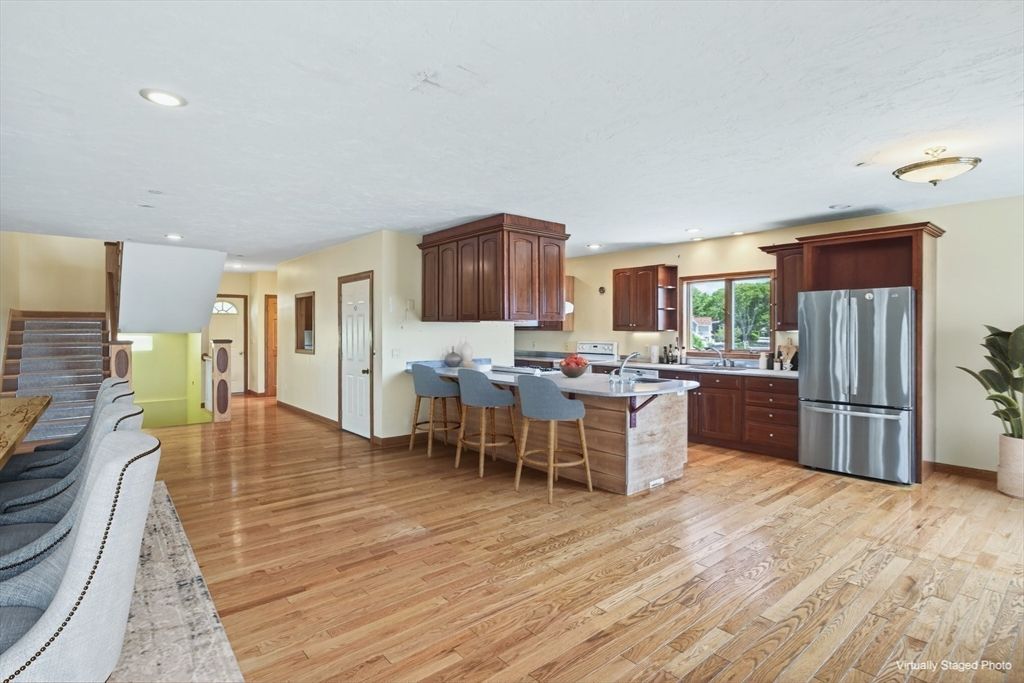 Dining room, Interior, Kitchen, Recessed Lighting, Stainless Steel Appliances, Wood Texture Flooring
