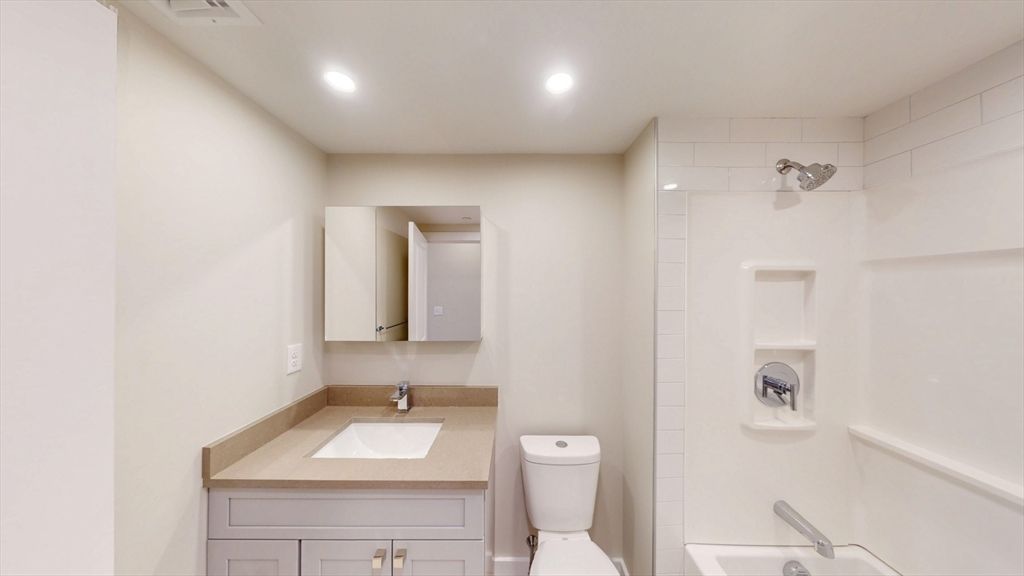 Bathroom, Interior, Recessed Lighting