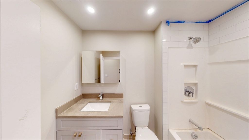 Bathroom, Interior, Recessed Lighting