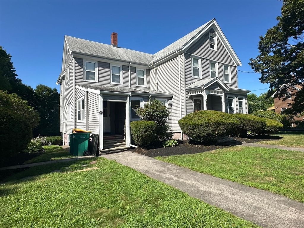 Backyard, Exterior, Facade, Queen Anne Victorian