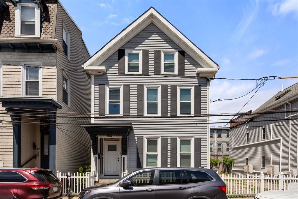 Exterior, Facade, Queen Anne Victorian