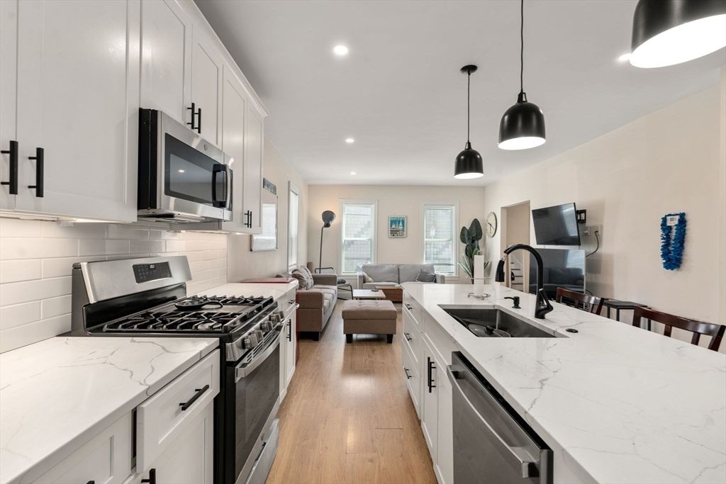 Interior, Kitchen, Living room, Pendant Lights, Recessed Lighting, Stainless Steel Appliances, Wood Texture Flooring