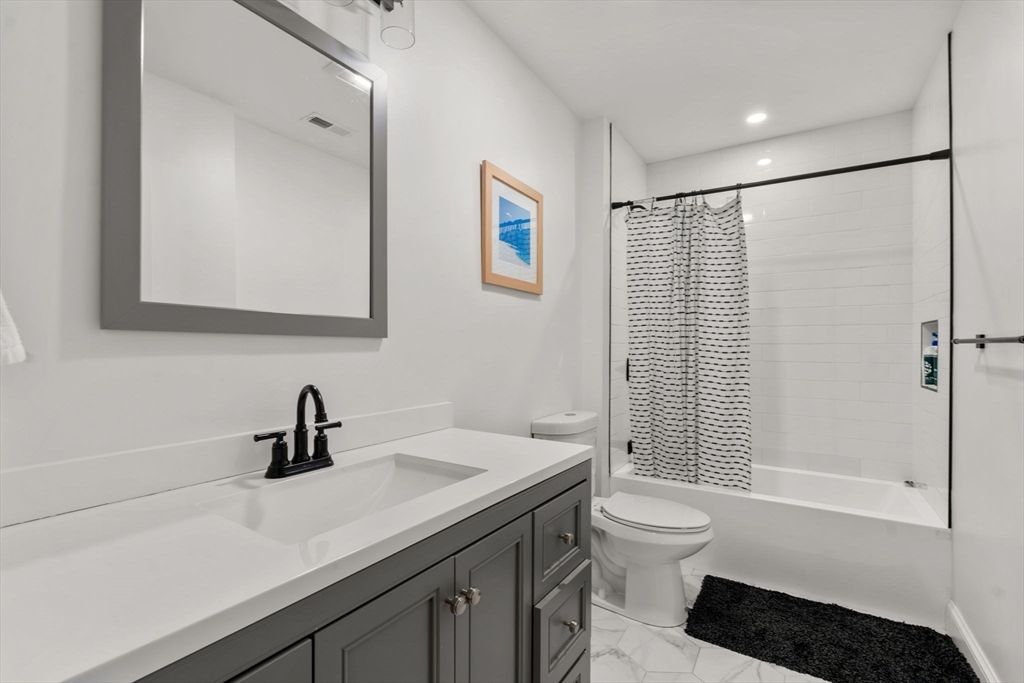 Bathroom, Dual Sink Vanities, Interior, Marble, Recessed Lighting