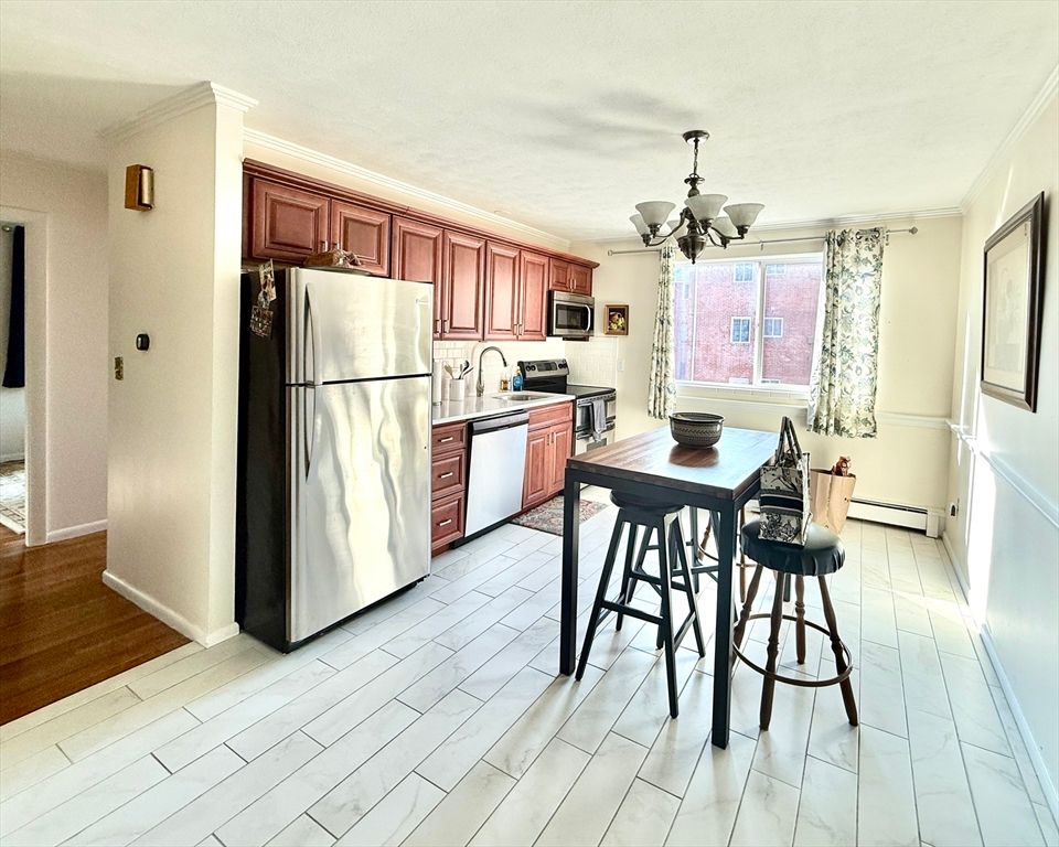 Chandelier, Dining room, Interior, Kitchen, Wood Texture Flooring