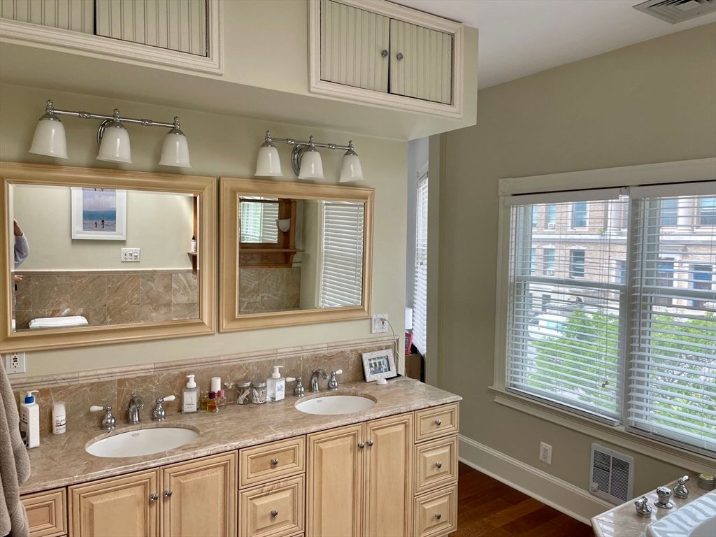 Bathroom, Dual Sink Vanities, Interior, Wood Texture Flooring