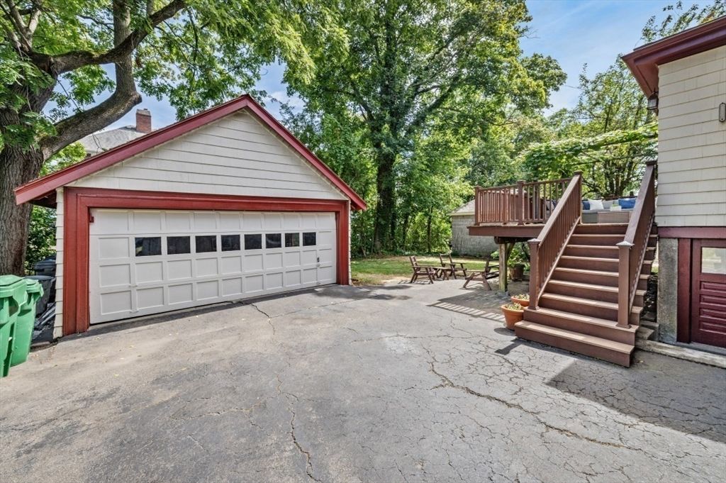 Detached Garage, Exterior