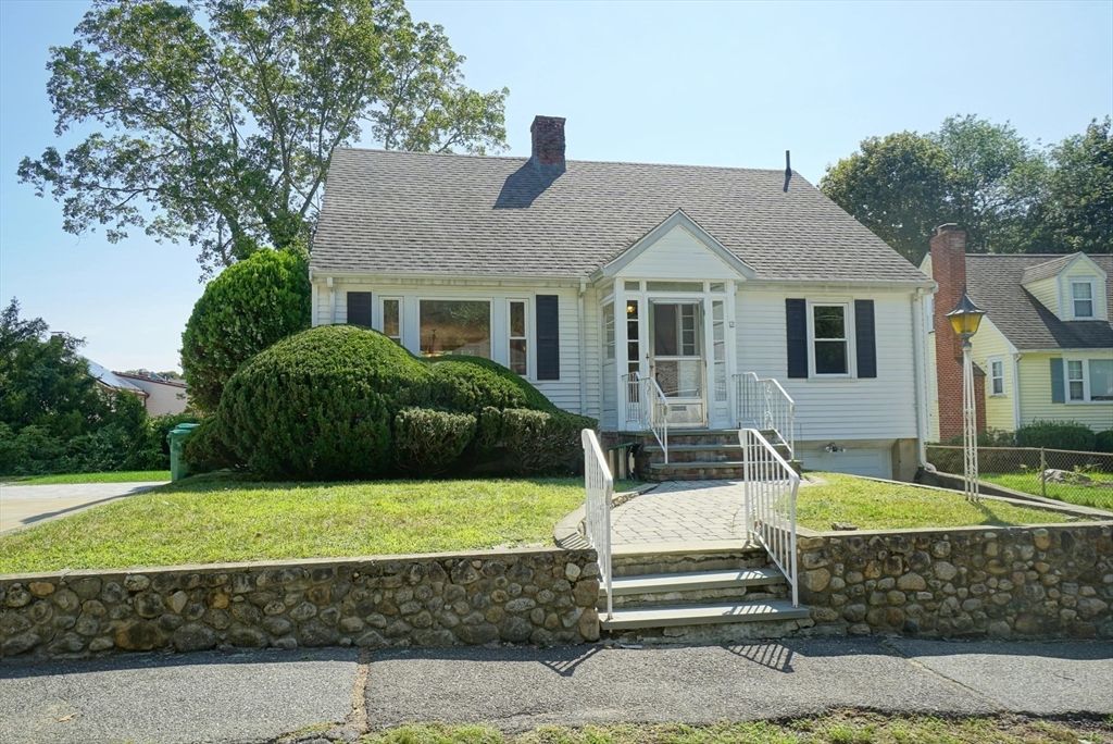 Exterior, Facade, Cape Cod
