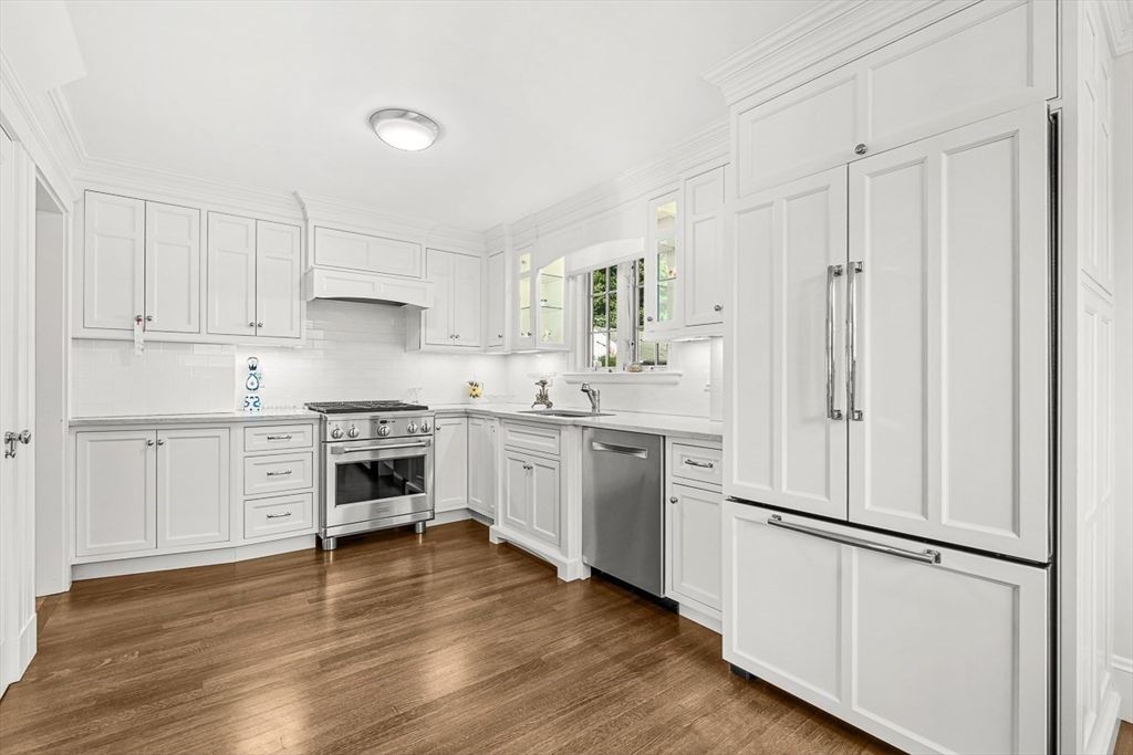 Interior, Kitchen, Stainless Steel Appliances, Wood Texture Flooring