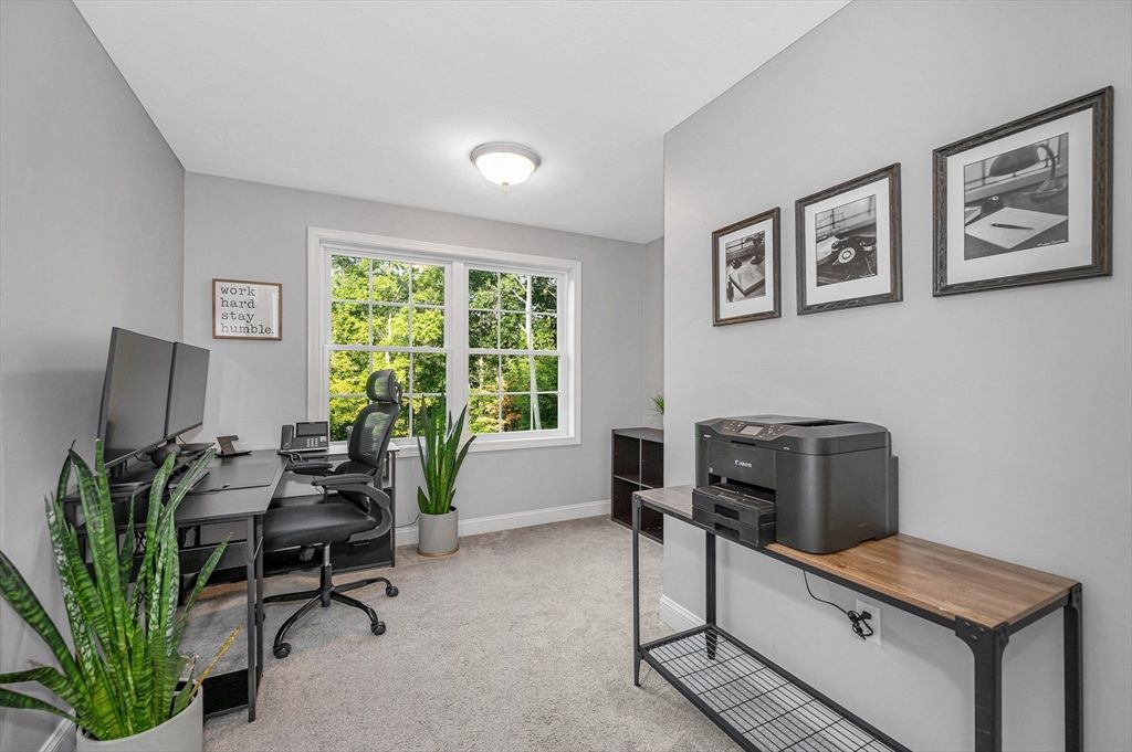 Home Office, Interior