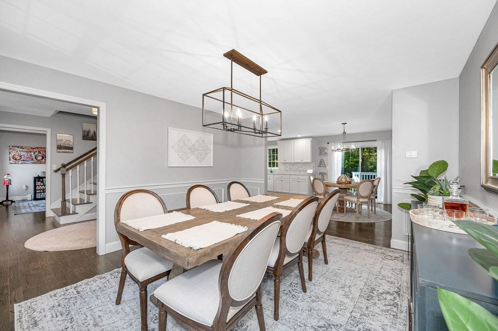 Chandelier, Dining room, Interior, Pendant Lights, Wood Texture Flooring