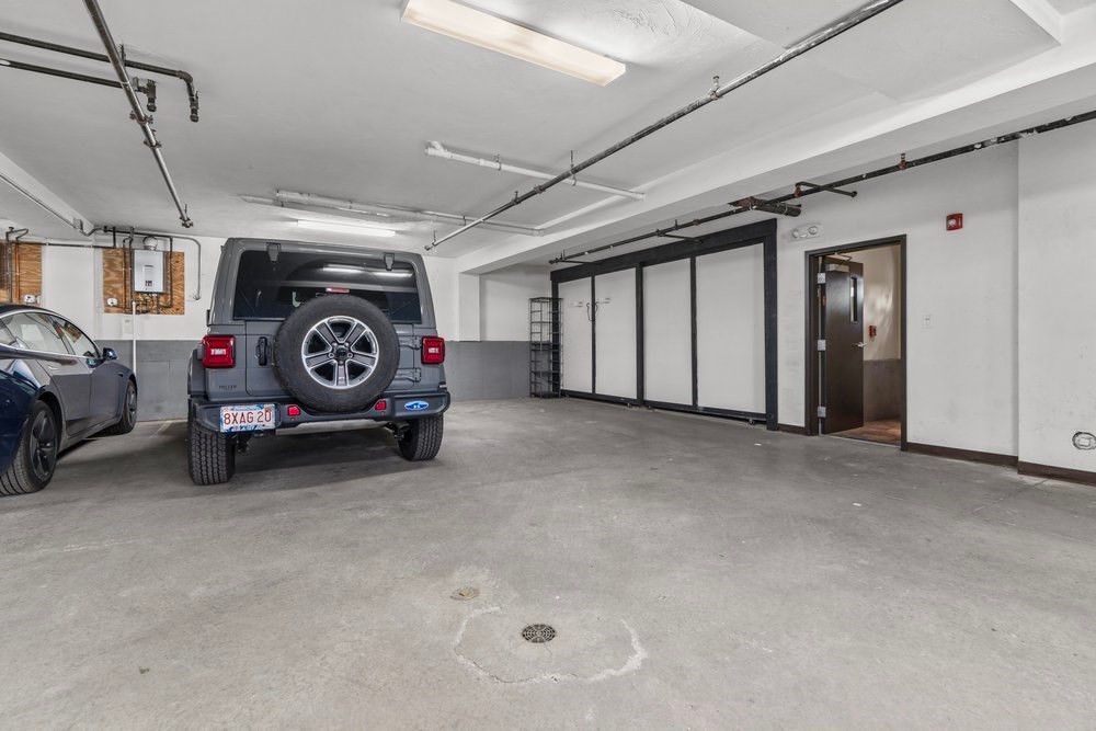 Garage, Interior