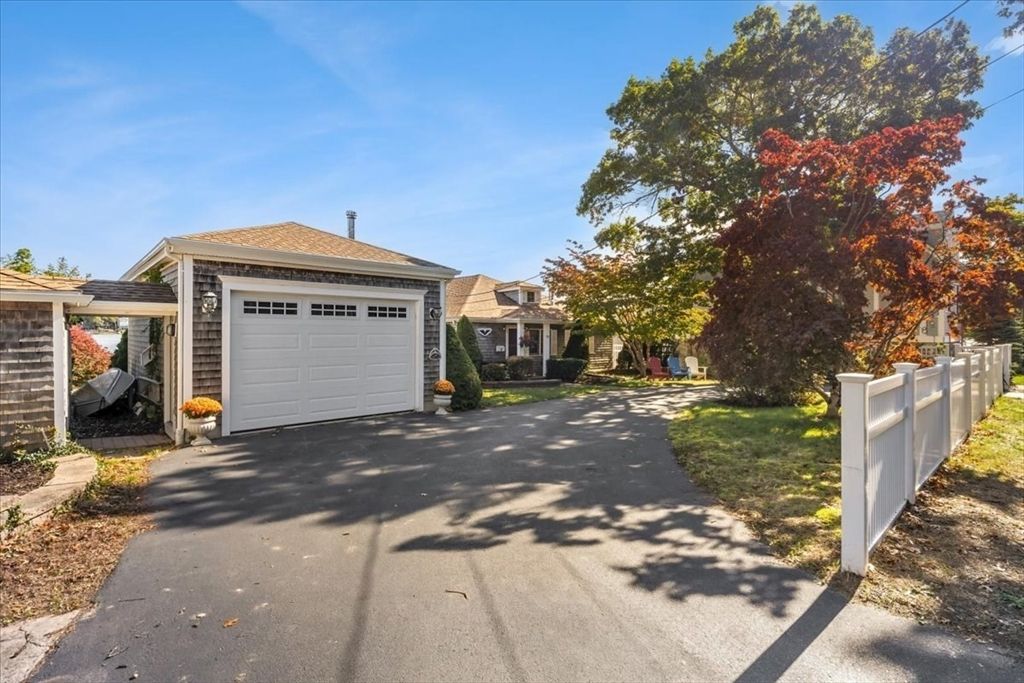 Detached Garage, Exterior